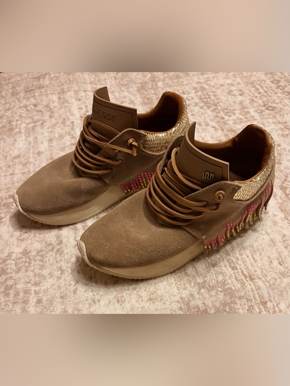 Esseutesse Taupe Suede Fring Sneakers